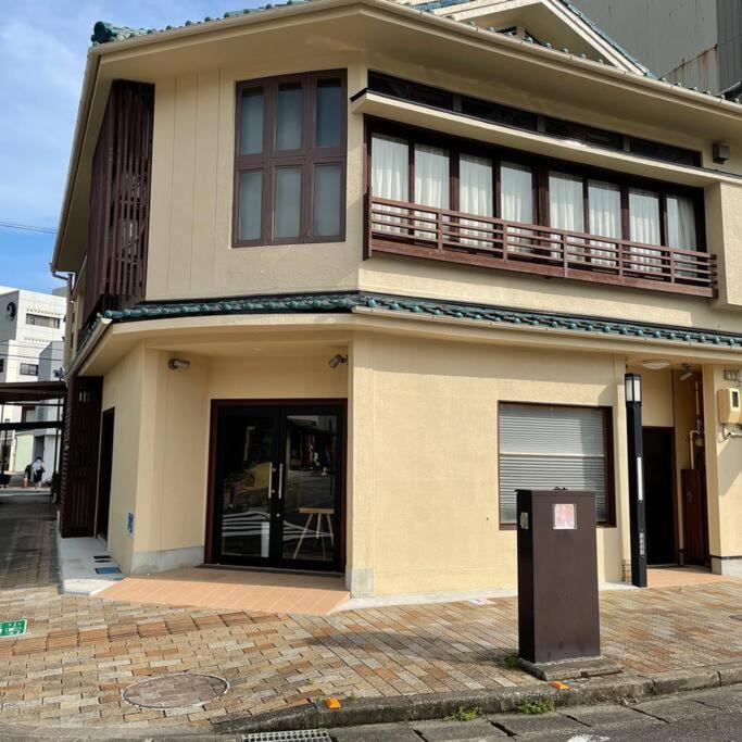 駅から徒歩30秒！まるまる貸し切り古民家風ゲストハウス Kumano Exterior foto